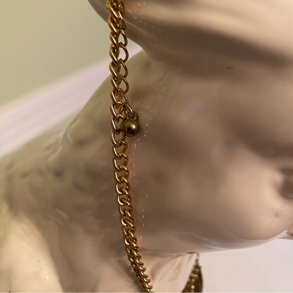 Boho Hold Feather 🪶Native-American Vibe Necklace For versatile Dressy to Casual - Picture 5 of 7